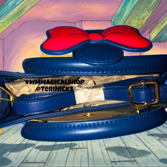 Loungefly Disney Snow White Scenes Crossbody Bag & Matching Zip Wallet - Picture 5 of 8